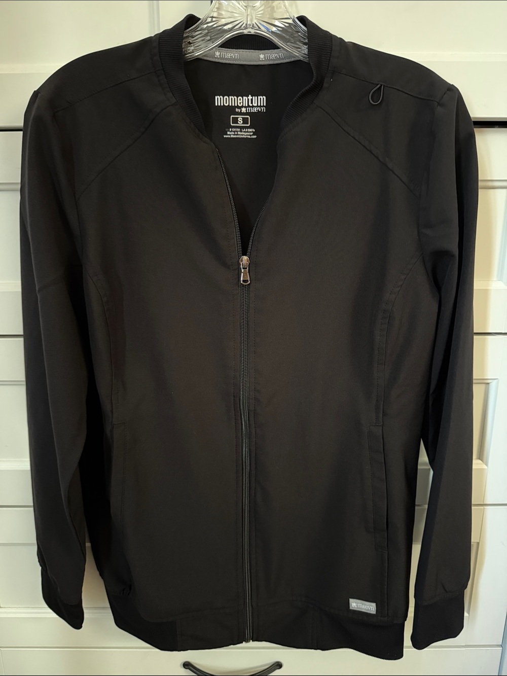 Momentum by Maevn Black Scrub Jacket, Sz Small